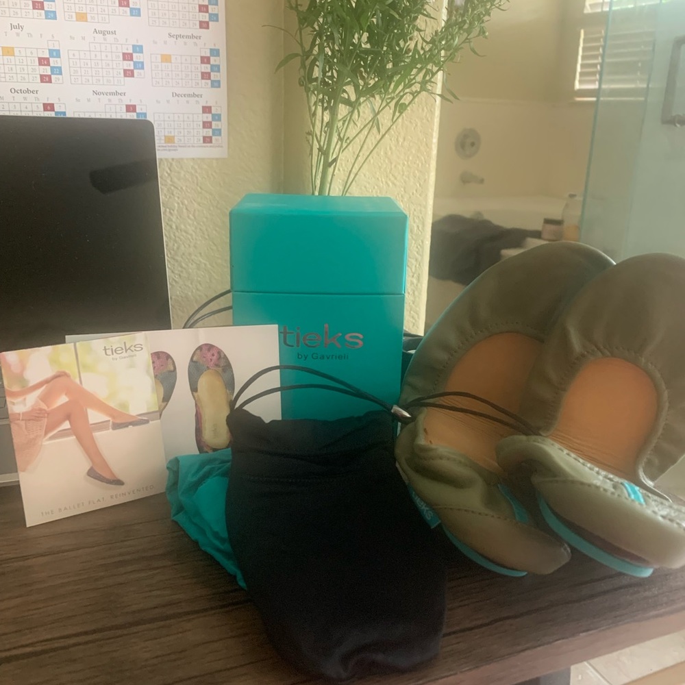 Selling my BNIB Tieks by Gavrieli